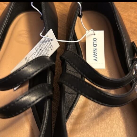 Old Navy Black Double-Buckle Mary
Jane Flats - Picture 6 of 8